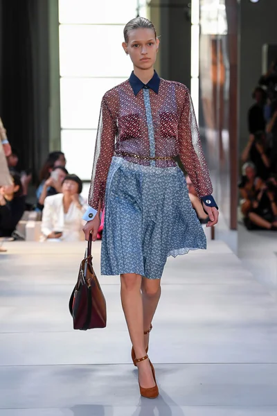Look 2